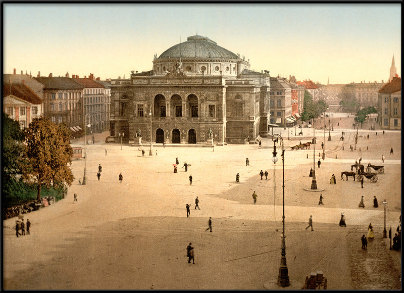 Kings New Sq. with Royal Theatre