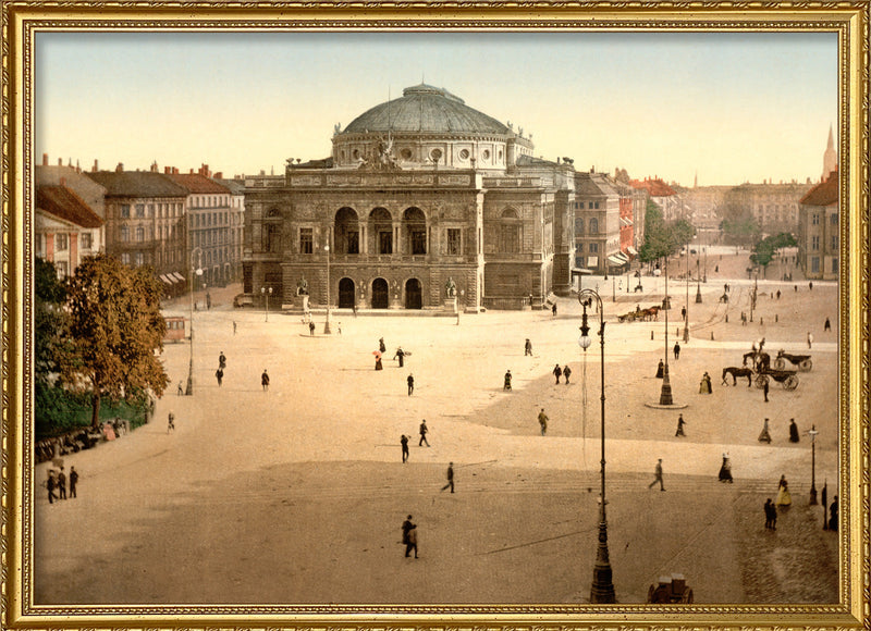 Kings New Sq. with Royal Theatre