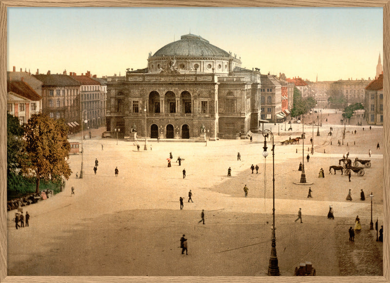 Kings New Sq. with Royal Theatre