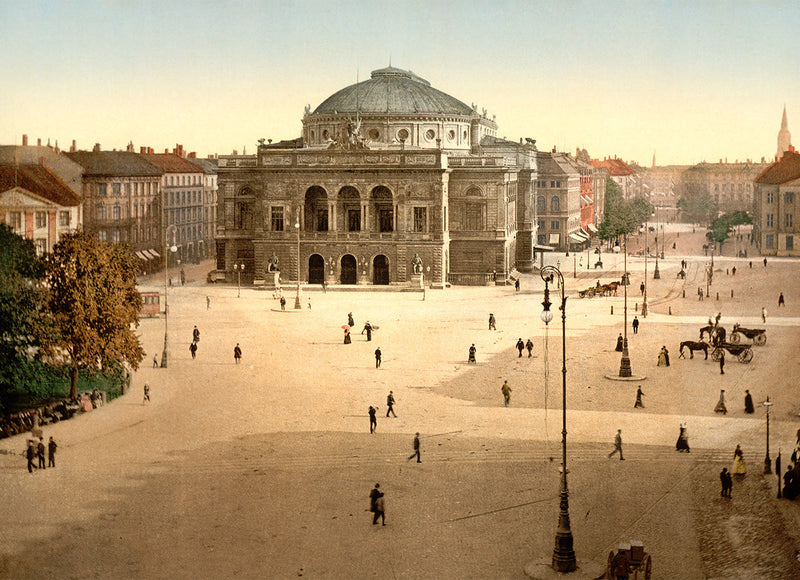 Kings New Sq. with Royal Theatre